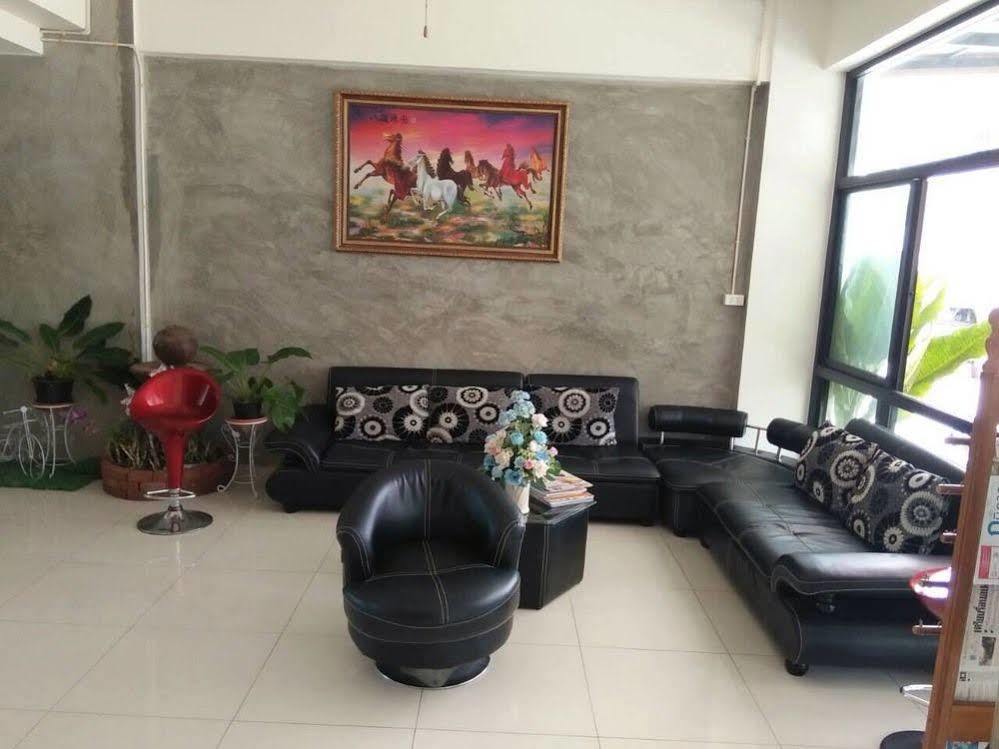 Pornsiri Hotel Sisaket מראה חיצוני תמונה