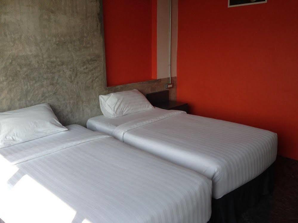 Pornsiri Hotel Sisaket מראה חיצוני תמונה