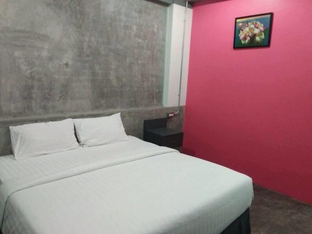 Pornsiri Hotel Sisaket מראה חיצוני תמונה