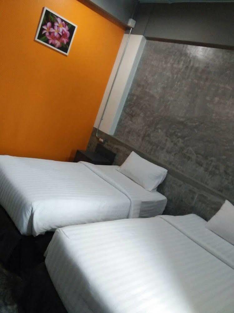 Pornsiri Hotel Sisaket מראה חיצוני תמונה