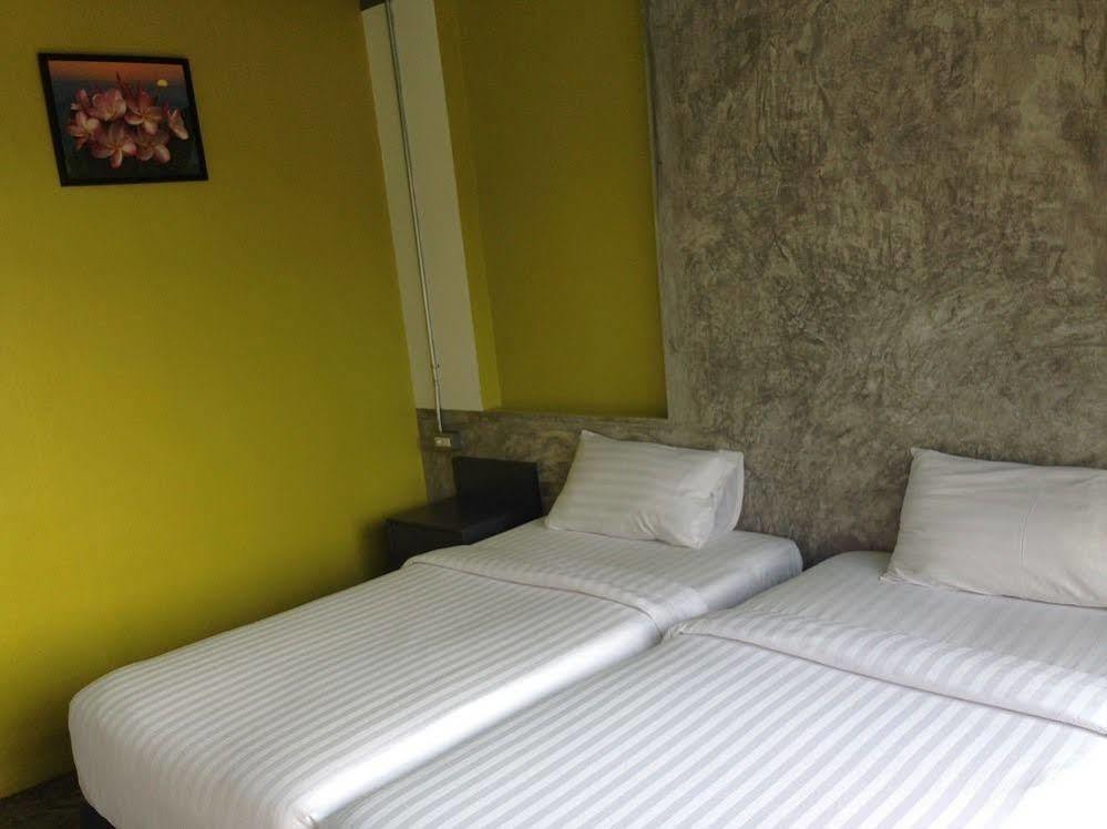 Pornsiri Hotel Sisaket מראה חיצוני תמונה